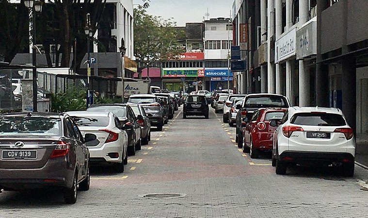 768px-Jalan_Wan_Kadir_1_1